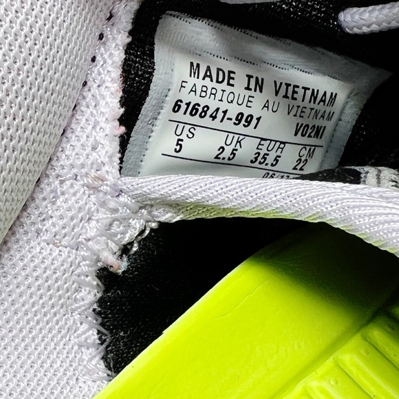 Nike Roshe Run ID 616841-993 Women's Purple Black Running Shoes Size 5 Fast Ship - Picture 7 of 7